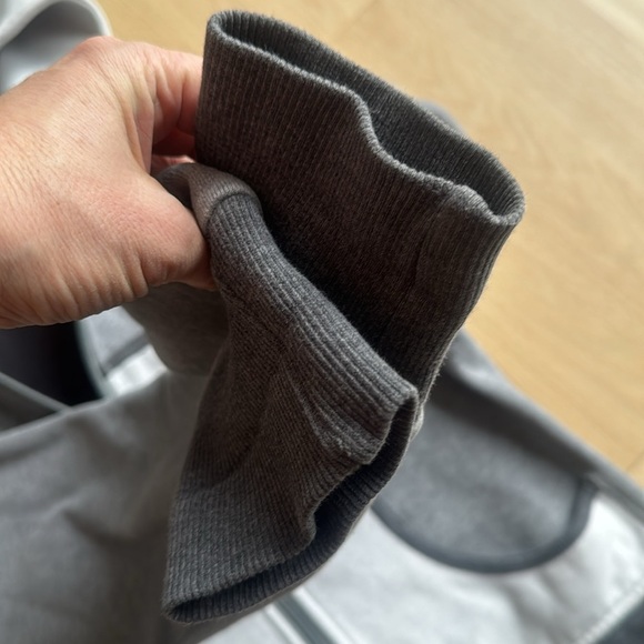 Lululemon Scuba Hoodie – Gray & White, Women’s Size 8 (Classic Style) - Picture 3 of 4